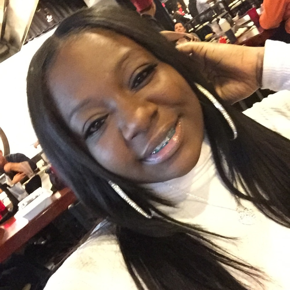 Meet your Posher, Laisha